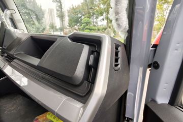 ���ǵ�T5 ��ҵ�� 4.2�׵��Ŵ��綯��դʽ�Ῠ ����100kWhͼƬ