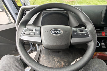 ���ǵ�T5 ��ҵ�� 4.2�׵��Ŵ��綯��դʽ�Ῠ ����100kWhͼƬ