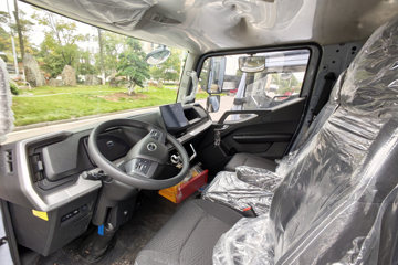 ���ǵ�T5 ��ҵ�� 4.2�׵��Ŵ��綯��դʽ�Ῠ ����100kWhͼƬ