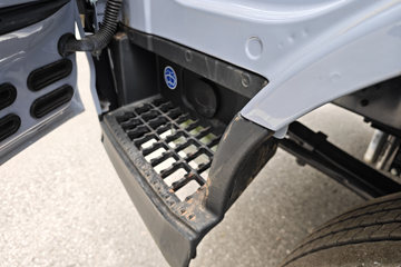 ���ǵ�T5 ��ҵ�� 4.2�׵��Ŵ��綯��դʽ�Ῠ ����100kWhͼƬ