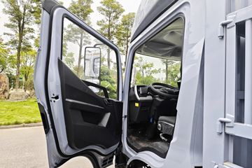 ���ǵ�T5 ��ҵ�� 4.2�׵��Ŵ��綯��դʽ�Ῠ ����100kWhͼƬ