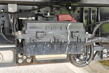 ���ǵ�T5 ��ҵ�� 4.2�׵��Ŵ��綯��դʽ�Ῠ ����100kWhͼƬ