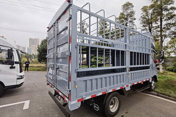 ���ǵ�T5 ��ҵ�� 4.2�׵��Ŵ��綯��դʽ�Ῠ ����100kWhͼƬ