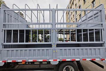 ���ǵ�T5 ��ҵ�� 4.2�׵��Ŵ��綯��դʽ�Ῠ ����100kWhͼƬ