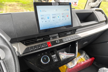 ���ǵ�T5 �Ƹ��� 4.03�׵��Ų��ʽ���̻�϶�����դʽ�Ῠ ����55.39kWhͼƬ