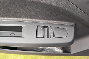 ���ǵ�T5 �Ƹ��� 4.03�׵��Ų��ʽ���̻�϶�����դʽ�Ῠ ����55.39kWhͼƬ