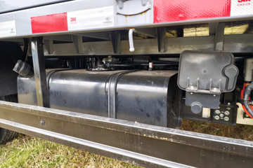 ���ǵ�T5 �Ƹ��� 4.03�׵��Ų��ʽ���̻�϶�����դʽ�Ῠ ����55.39kWhͼƬ