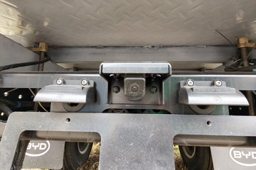 ���ǵ�T5 �Ƹ��� 4.03�׵��Ų��ʽ���̻�϶�����դʽ�Ῠ ����55.39kWhͼƬ