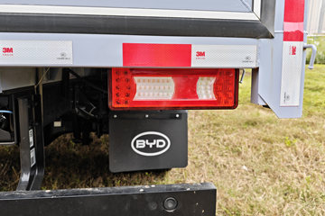 ���ǵ�T5 �Ƹ��� 4.03�׵��Ų��ʽ���̻�϶�����դʽ�Ῠ ����55.39kWhͼƬ