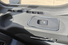 质子汽车 复合版 6X4 纯电动牵引车 宁德时代400.619kWh