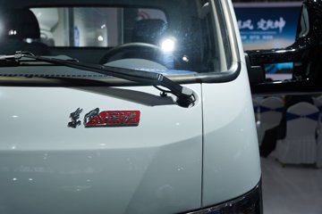 ����ɷ�EV200 ���ʰ� 3.79�׵��Ŵ��綯����΢�� �д��º�70.49kWhͼƬ