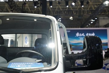 ����ɷ�EV200 ���ʰ� 3.79�׵��Ŵ��綯����΢�� �д��º�70.49kWhͼƬ