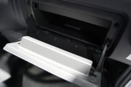 EV200&nbsp;电动载货车驾驶室图片