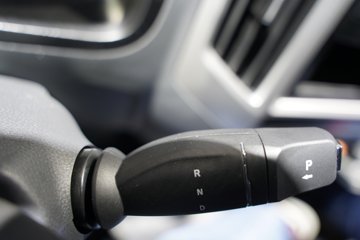 ����ɷ�EV200 ���ʰ� 3.79�׵��Ŵ��綯����΢�� �д��º�70.49kWhͼƬ