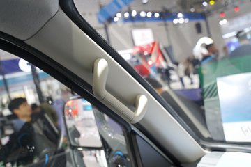 ����ɷ�EV200 ���ʰ� 3.79�׵��Ŵ��綯����΢�� �д��º�70.49kWhͼƬ