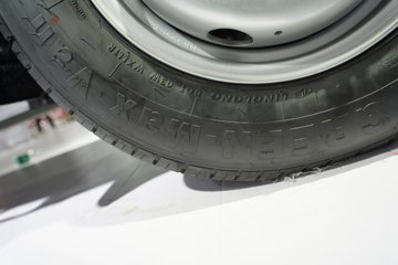 ����ɷ�EV200 ���ʰ� 3.79�׵��Ŵ��綯����΢�� �д��º�70.49kWhͼƬ