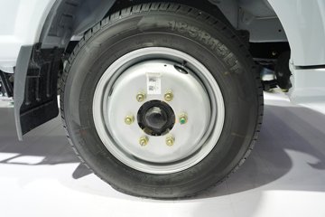 ����ɷ�EV200 ���ʰ� 3.79�׵��Ŵ��綯����΢�� �д��º�70.49kWhͼƬ