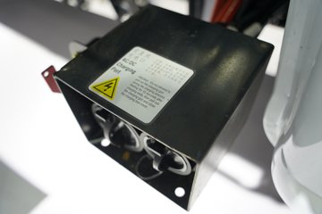 ����ɷ�EV200 ���ʰ� 3.79�׵��Ŵ��綯����΢�� �д��º�70.49kWhͼƬ