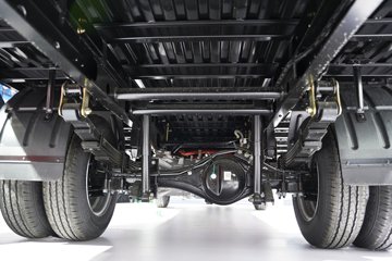 ����ɷ�EV200 ���ʰ� 3.79�׵��Ŵ��綯����΢�� �д��º�70.49kWhͼƬ