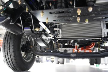 ����ɷ�EV200 ���ʰ� 3.79�׵��Ŵ��綯����΢�� �д��º�70.49kWhͼƬ