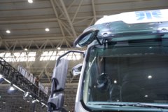 东风柳汽乘龙H5 4X2 气刹 9.7米排半纯电动厢式载货车 宁德时代246.67kWh