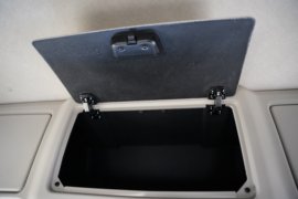 乘龙H5&nbsp;电动载货车驾驶室图片