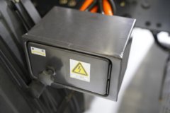 东风柳汽乘龙H5 4X2 气刹 9.7米排半纯电动厢式载货车 宁德时代246.67kWh