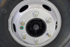 江淮骏铃A7 2.5L柴油 171马力 法士特8档 4.18米单排栏板轻卡