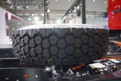 东风柳汽乘龙H5 8X4 7.6米排半纯电动自卸车 宁德时代600.92kWh