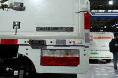 东风EV350 4.2米单排纯电动厢式轻卡 宁德时代100.46kWh