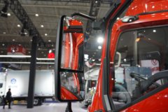 东风乾坤K6 180马力 2.5L柴油 4X2 法士特6档 4.1米冷藏车