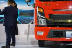 东风乾坤K6 180马力 2.5L柴油 4X2 法士特6档 4.1米冷藏车