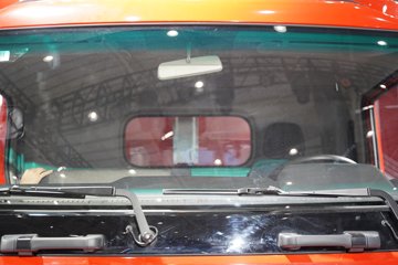 ����Ǭ��K6 180���� 2.5L���� 4X2 ��ʿ��6�� ���� 4.1����س�ͼƬ