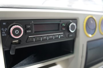 ����Ǭ��K6 180���� 2.5L���� 4X2 ��ʿ��6�� ���� 4.1����س�ͼƬ