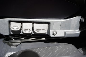 ����Ǭ��K6 180���� 2.5L���� 4X2 ��ʿ��6�� ���� 4.1����س�ͼƬ