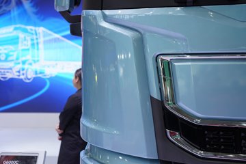 ��������G6000C �������� 12.5L���� 600���� 6X4 ��ʿ��16�� AMT�Զ��� ǣ����ͼƬ