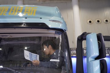 ��������G6000C �������� 12.5L���� 600���� 6X4 ��ʿ��16�� AMT�Զ��� ǣ����ͼƬ