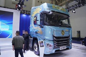 陕汽德龙G6000C 轻量化版 12.5L柴油 600马力 6X4 法士特16档 AMT自动档 牵引车