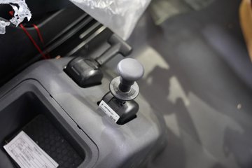 ��������G6000C �������� 12.5L���� 600���� 6X4 ��ʿ��16�� AMT�Զ��� ǣ����ͼƬ