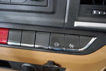 ��������G6000C �������� 12.5L���� 600���� 6X4 ��ʿ��16�� AMT�Զ��� ǣ����ͼƬ