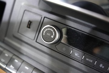 ��������G6000C �������� 12.5L���� 600���� 6X4 ��ʿ��16�� AMT�Զ��� ǣ����ͼƬ