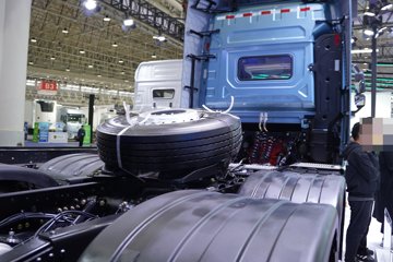 ��������G6000C �������� 12.5L���� 600���� 6X4 ��ʿ��16�� AMT�Զ��� ǣ����ͼƬ