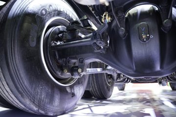 ��������G6000C �������� 12.5L���� 600���� 6X4 ��ʿ��16�� AMT�Զ��� ǣ����ͼƬ