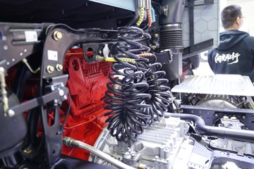 ��������G6000C �������� 12.5L���� 600���� 6X4 ��ʿ��16�� AMT�Զ��� ǣ����ͼƬ