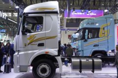 陕汽德龙M5000C 菁英版 4.5L柴油 280马力 4X2 法士特8档 厢式载货车