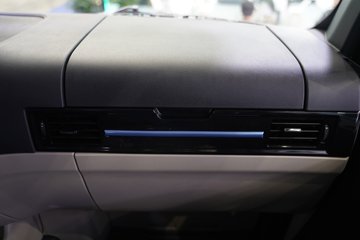 ��������M5000C ݼӢ�� 4.5L���� 280���� 4X2 ��ʿ��8�� ��ʽ�ػ���ͼƬ