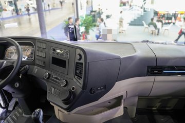 ��������M5000C ݼӢ�� 4.5L���� 280���� 4X2 ��ʿ��8�� ��ʽ�ػ���ͼƬ