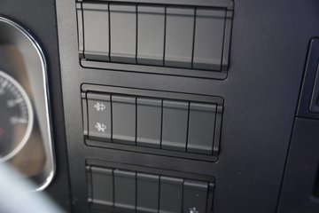 ��������M5000C ݼӢ�� 4.5L���� 280���� 4X2 ��ʿ��8�� ��ʽ�ػ���ͼƬ