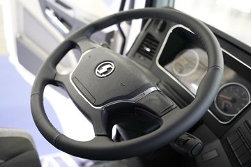 ��������M5000C ݼӢ�� 4.5L���� 280���� 4X2 ��ʿ��8�� ��ʽ�ػ���ͼƬ