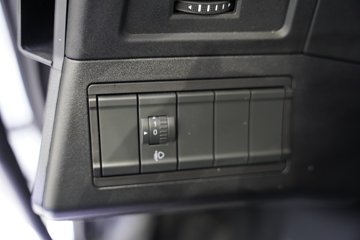 ��������M5000C ݼӢ�� 4.5L���� 280���� 4X2 ��ʿ��8�� ��ʽ�ػ���ͼƬ